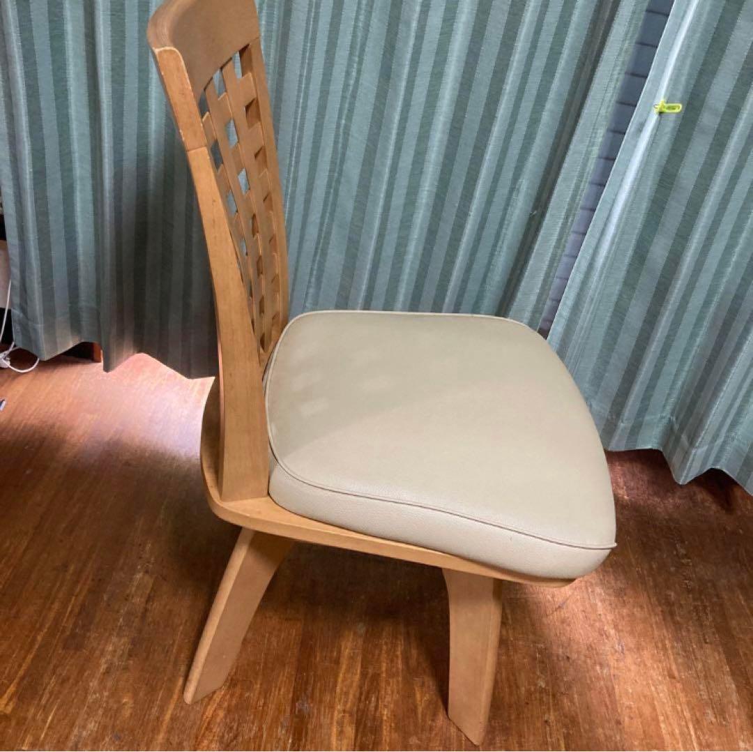 ニトリ木製イス1