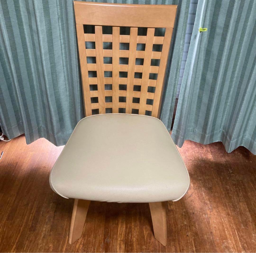 ニトリ木製イス1