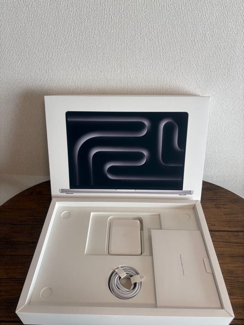 MacBook Pro M4Pro メモリ24GB/SSD512GB 16インチ