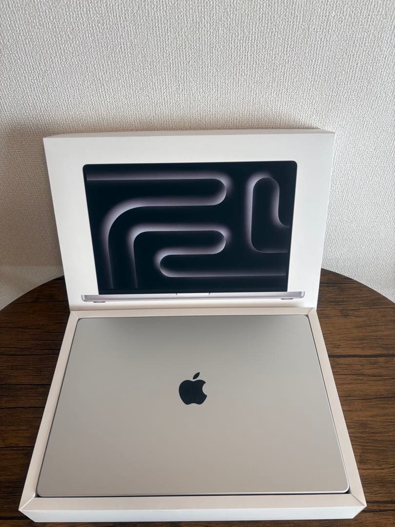 MacBook Pro M4Pro メモリ24GB/SSD512GB 16インチ