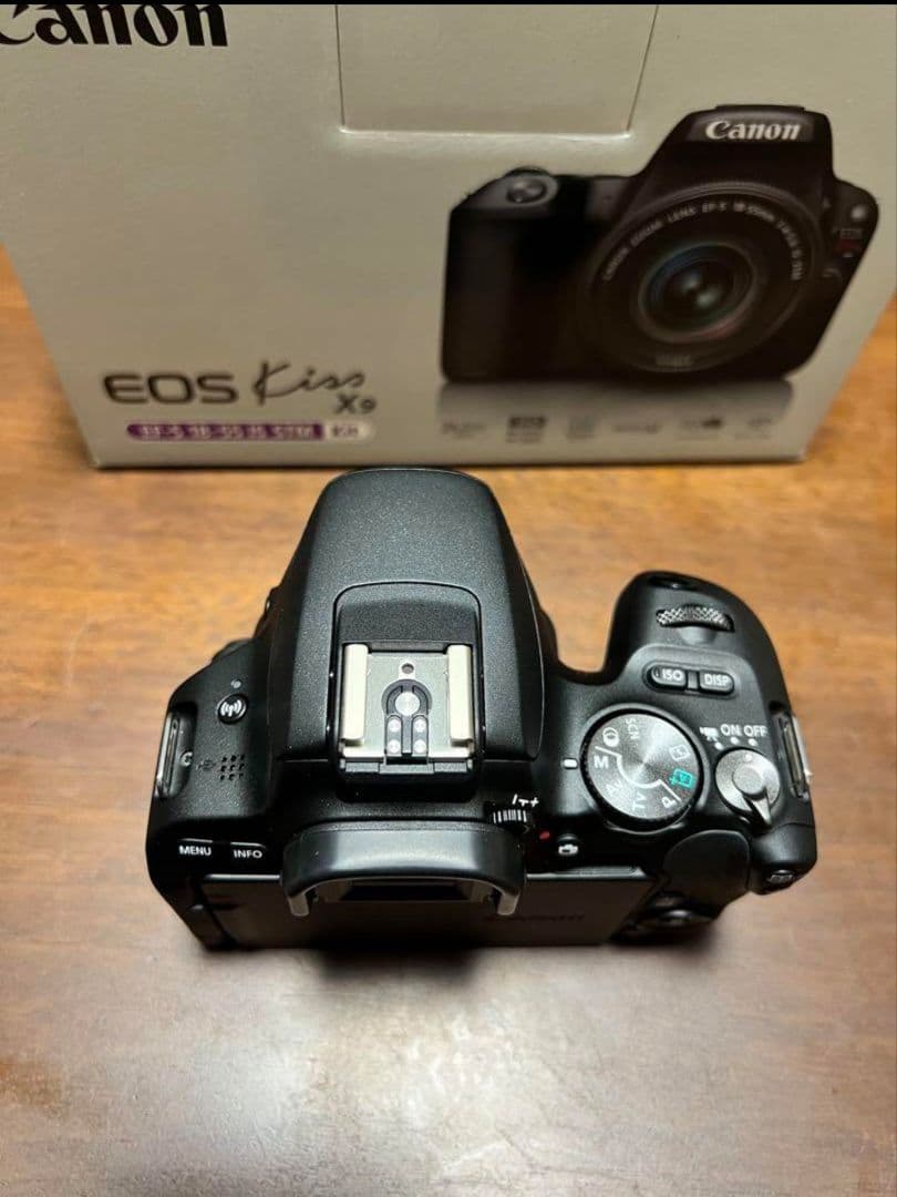 値下げ中Canon EOS Kiss X9 デジタル一眼レフカメラ レンズキット