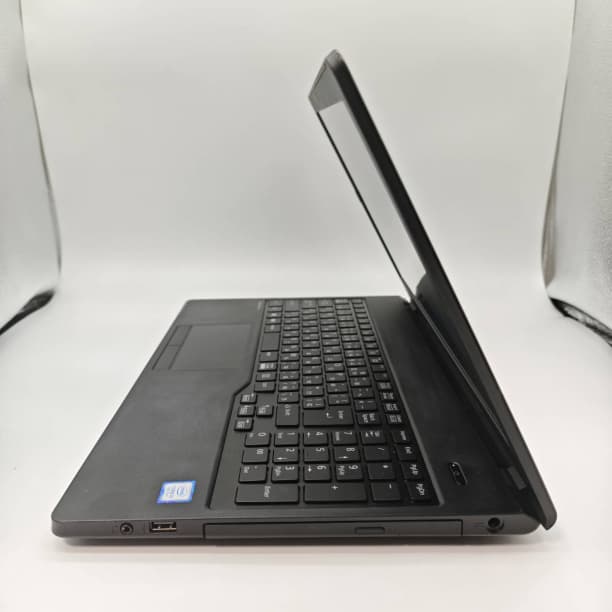 i3-8130U 美品★ 15 富士通 8GB SSD256GB オフィス