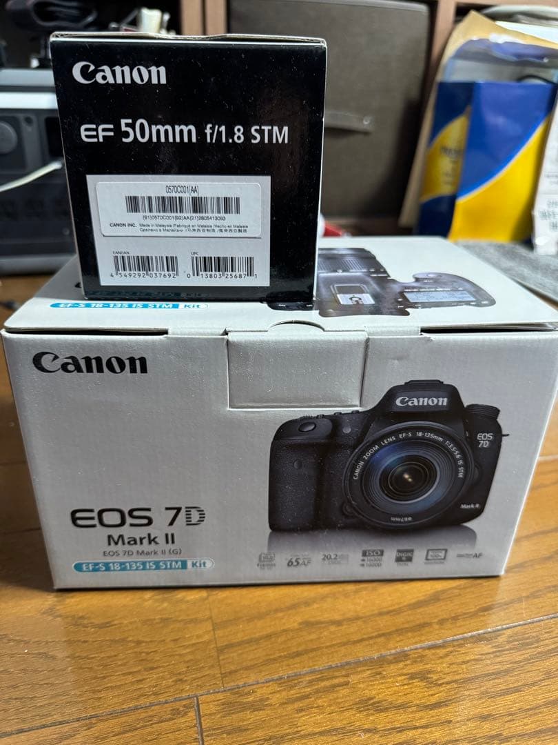 デジタルカメラ Canon EOS 7D Mark II + EF 50mm f/1.8 STM