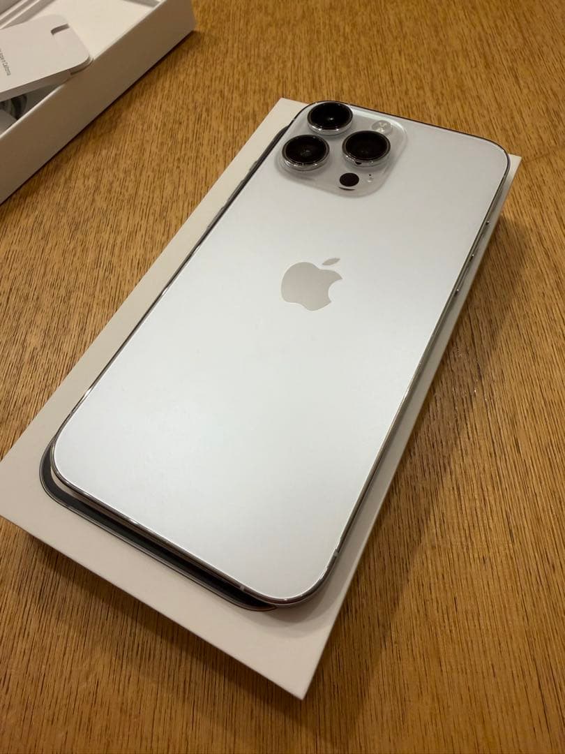 む*ん様 Apple iPhone 14 Pro Max 256ギガ　シルバー