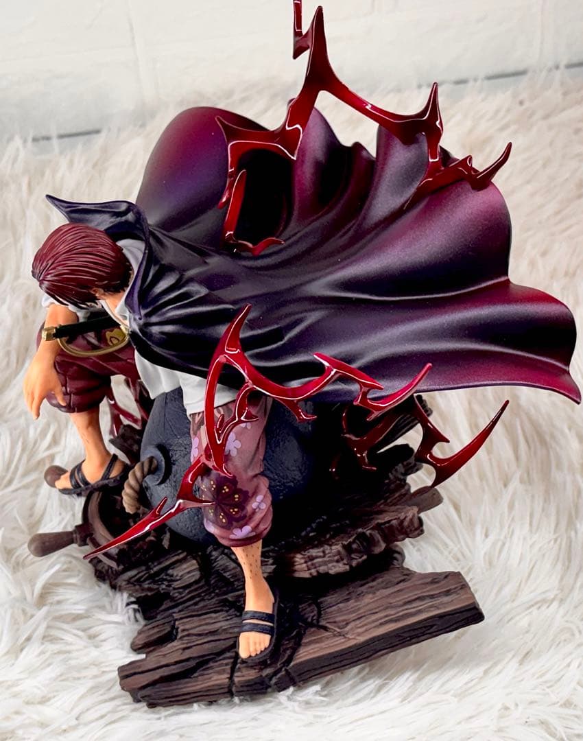 シャンクス　フィギュア　リペイント　ONE PIECE ジオラマ　プライズ