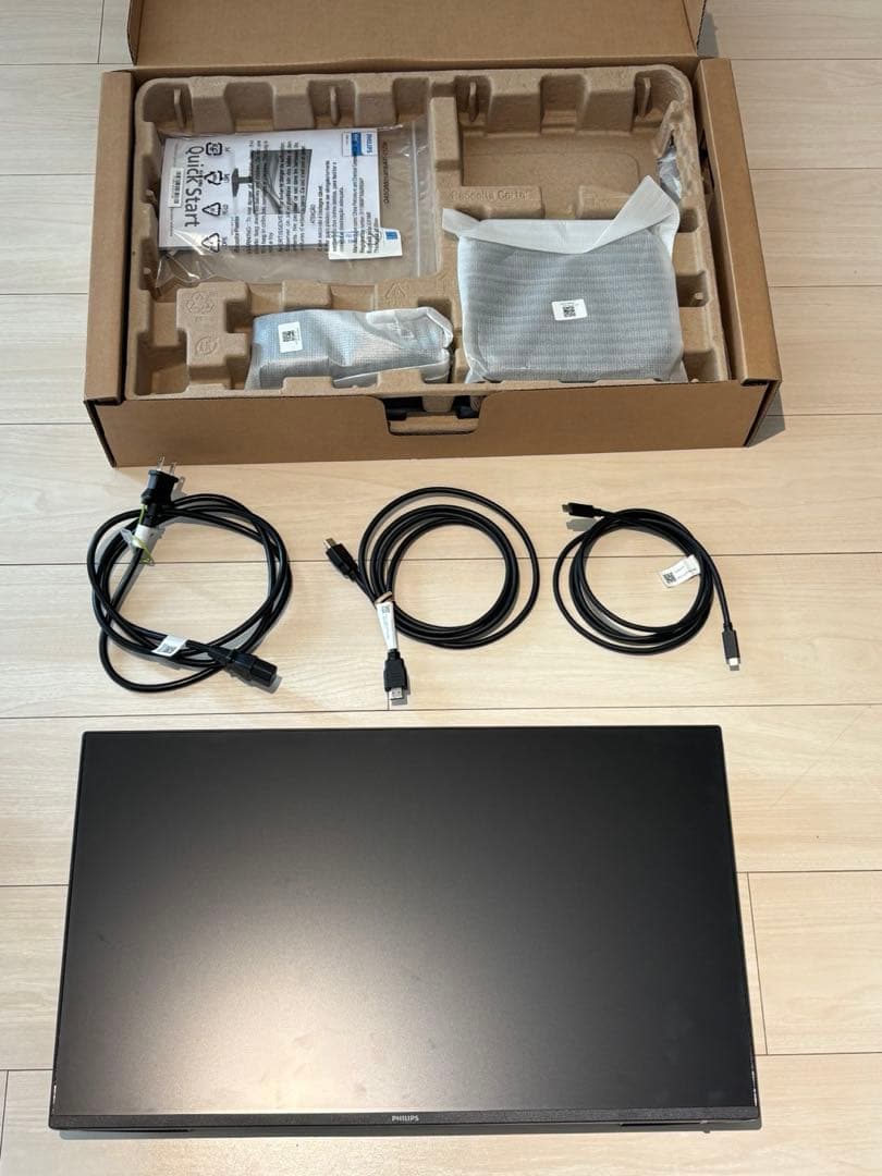 PHILIPS 23.8 PCモニタ USB-C給電 24E1N1300A/11