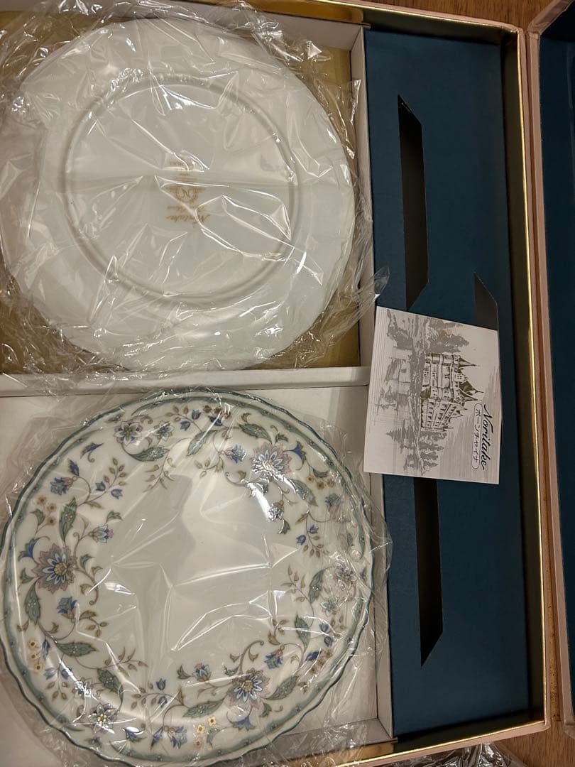 ★最終値下げ！★ナルミボーンチャイナ　大皿&ケーキ皿セット　花柄