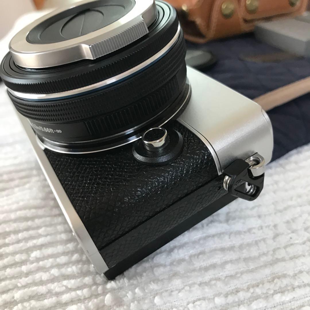 オリンパス PEN E-P7 14-42mm EZレンズキット USEDです