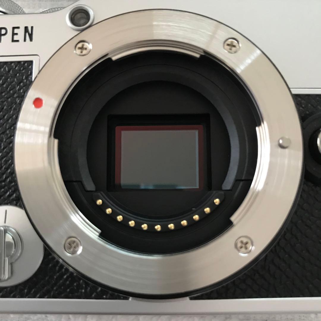 オリンパス PEN E-P7 14-42mm EZレンズキット USEDです