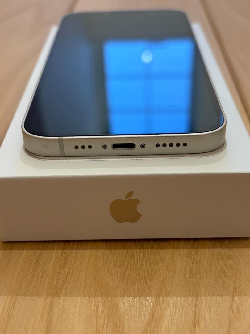 iPhone 13 スターライト 128GB SIMフリー　箱・充電ケーブル付き