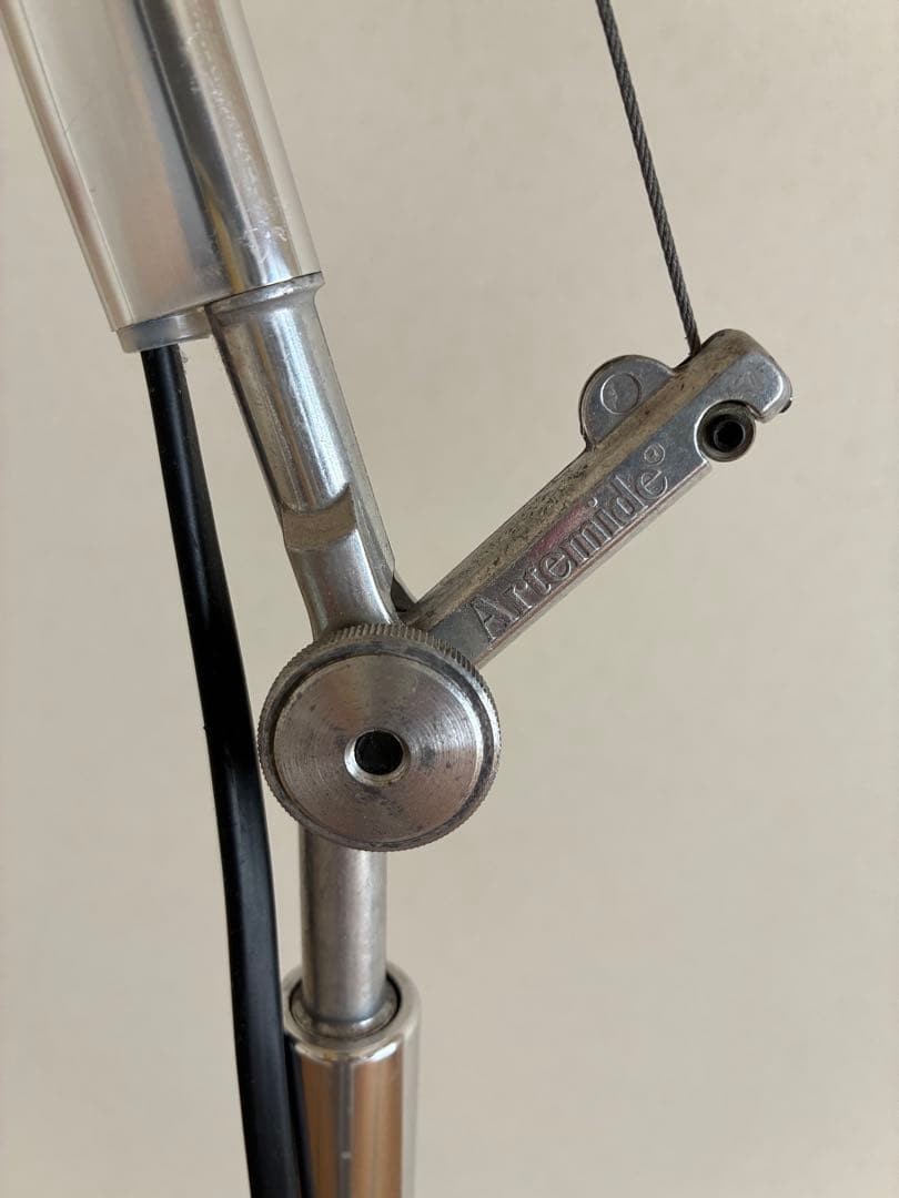 アルテミデ（Artemide）シルバー アーム式 フロアスタンド