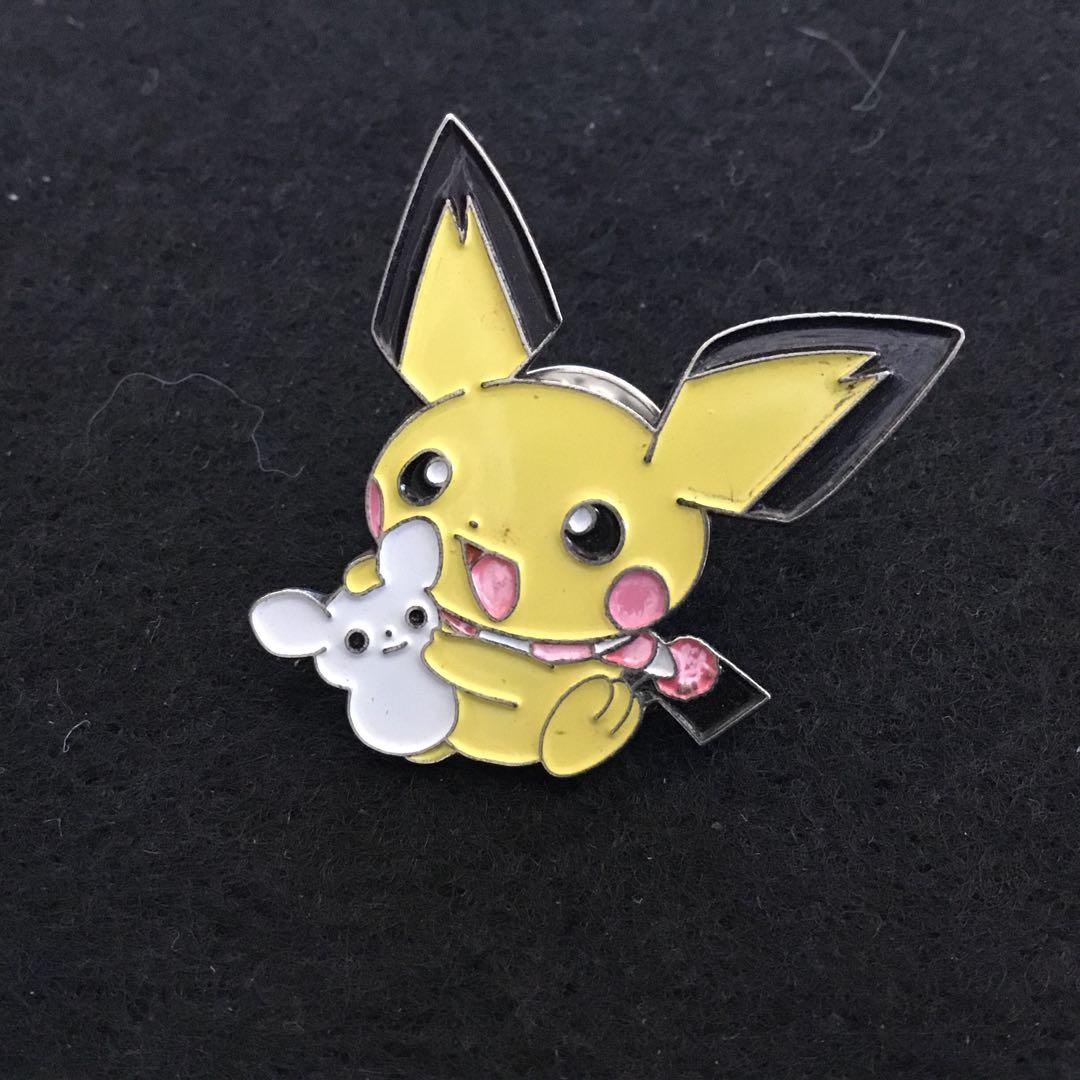 ピカチュウ・ヒノアラシ・ラプラス ピンバッジとカビゴンのペットボトルカバー