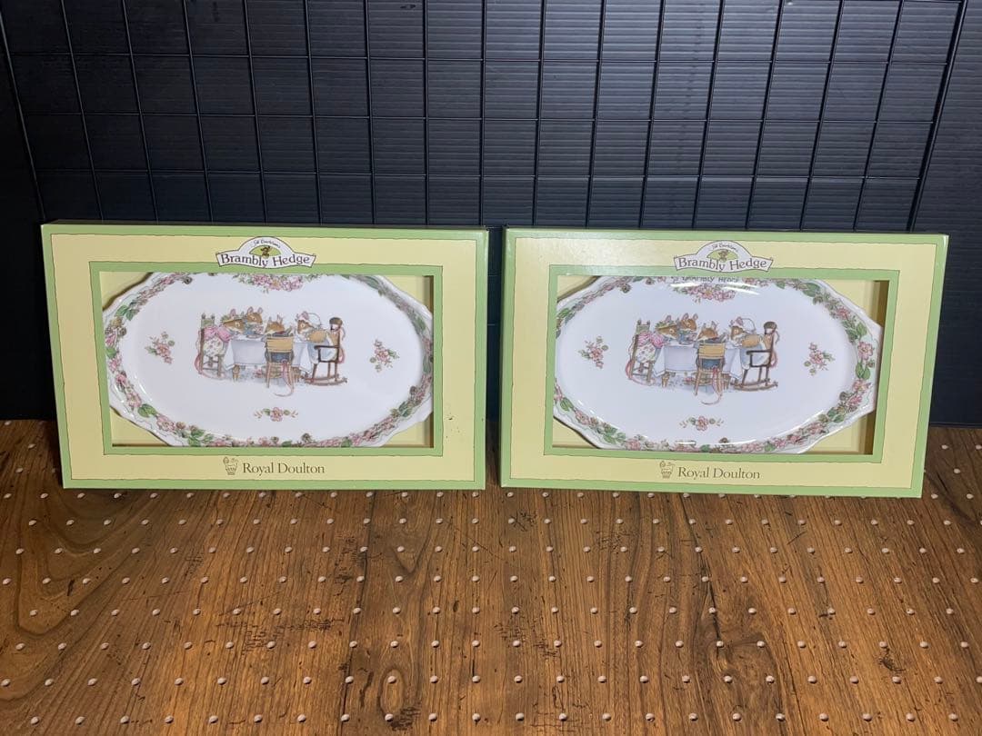 ロイヤルドルトン　ブランベリーヘッジ　皿　2枚