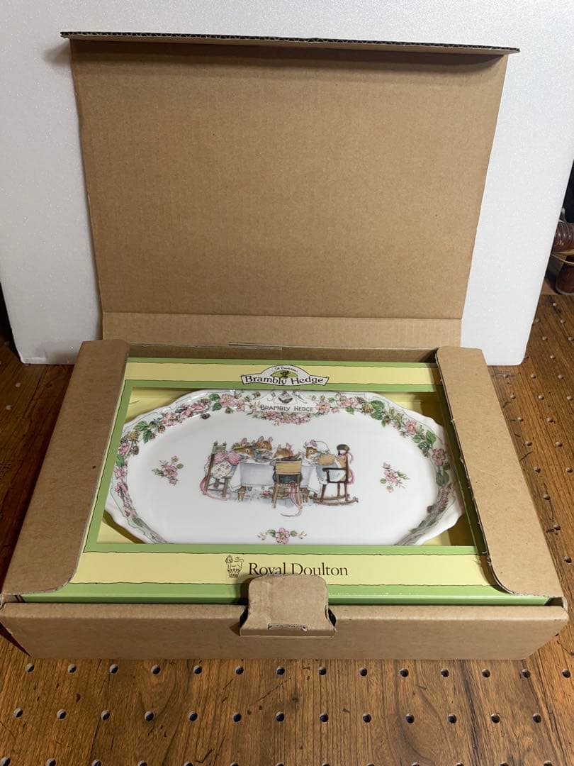 ロイヤルドルトン　ブランベリーヘッジ　皿　2枚