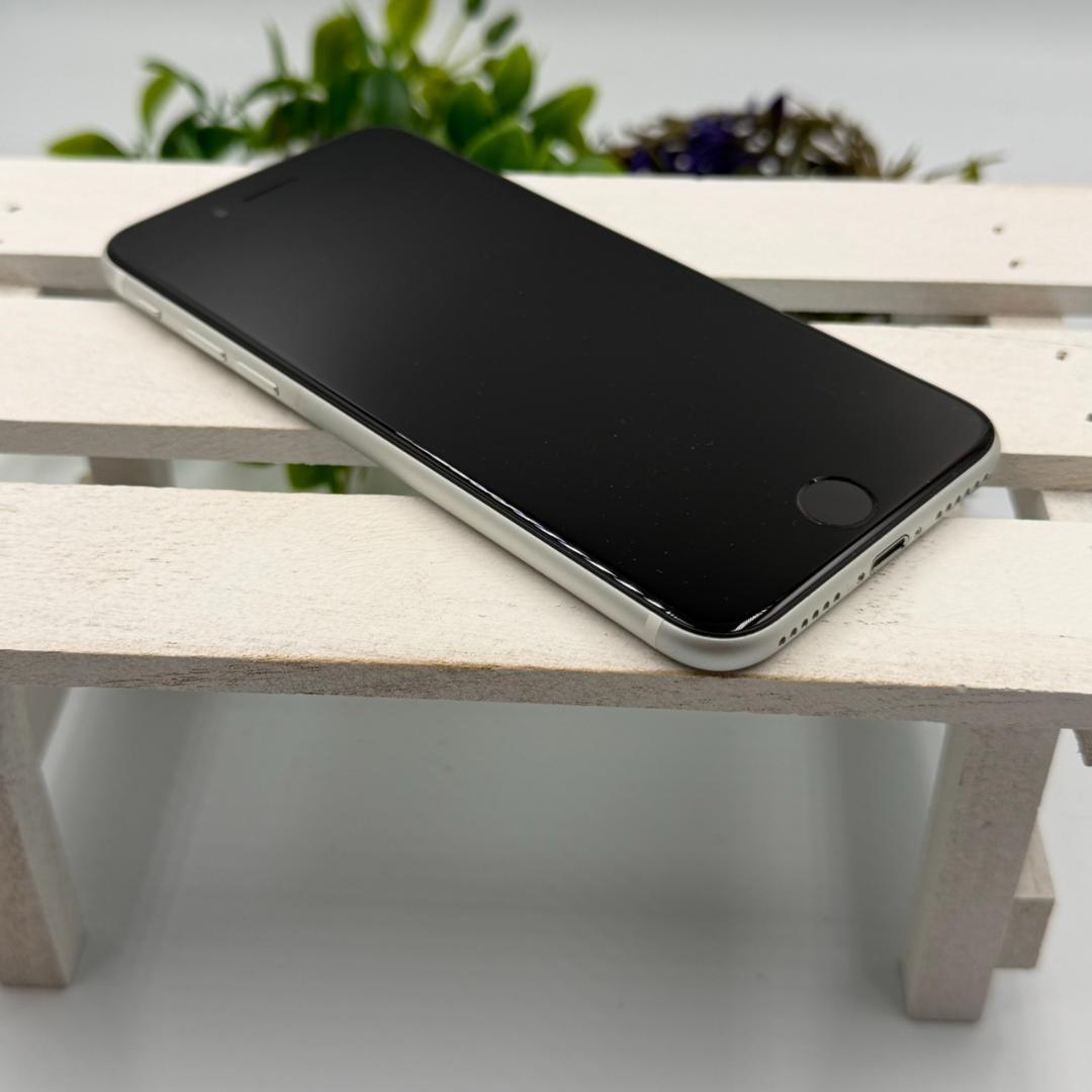 【美品】iPhone SE第2世代 64GB ホワイト 445
