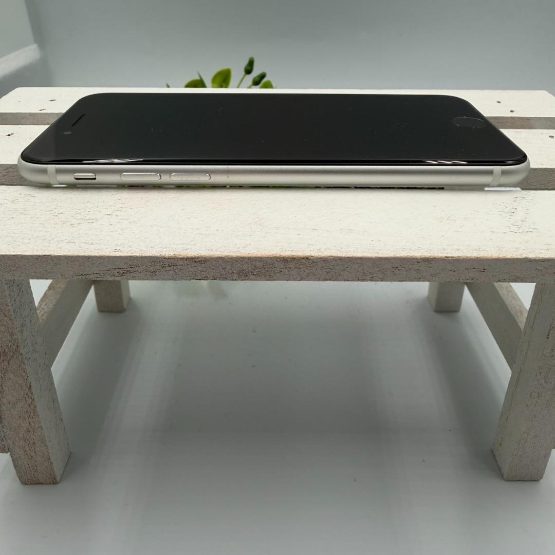 【美品】iPhone SE第2世代 64GB ホワイト 445