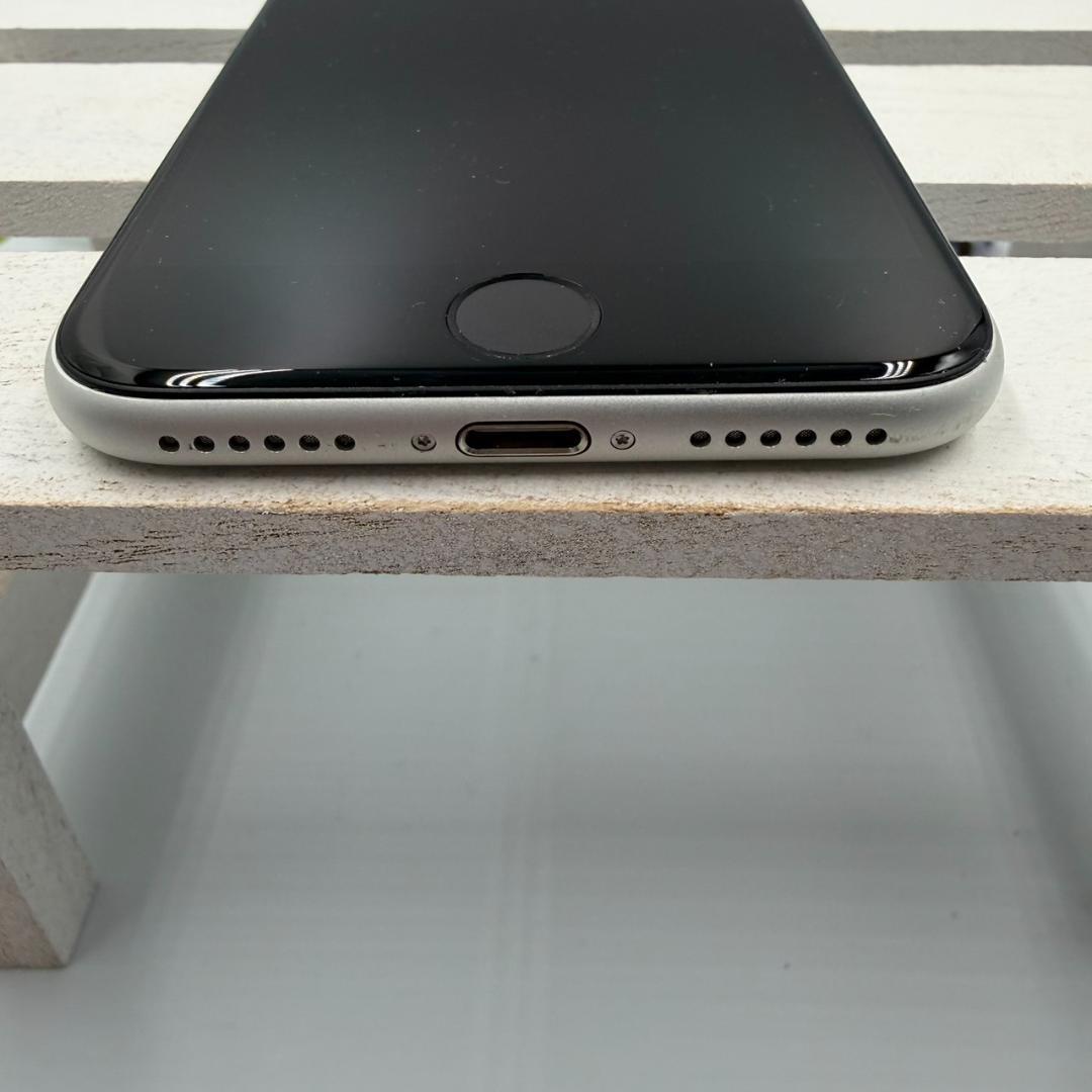 【美品】iPhone SE第2世代 64GB ホワイト 445