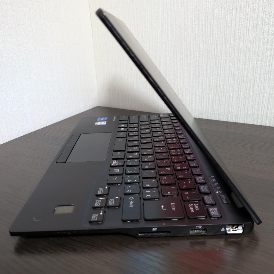 【第11世代 i7 薄型】富士通 U9311/F 8GB SSD256GB