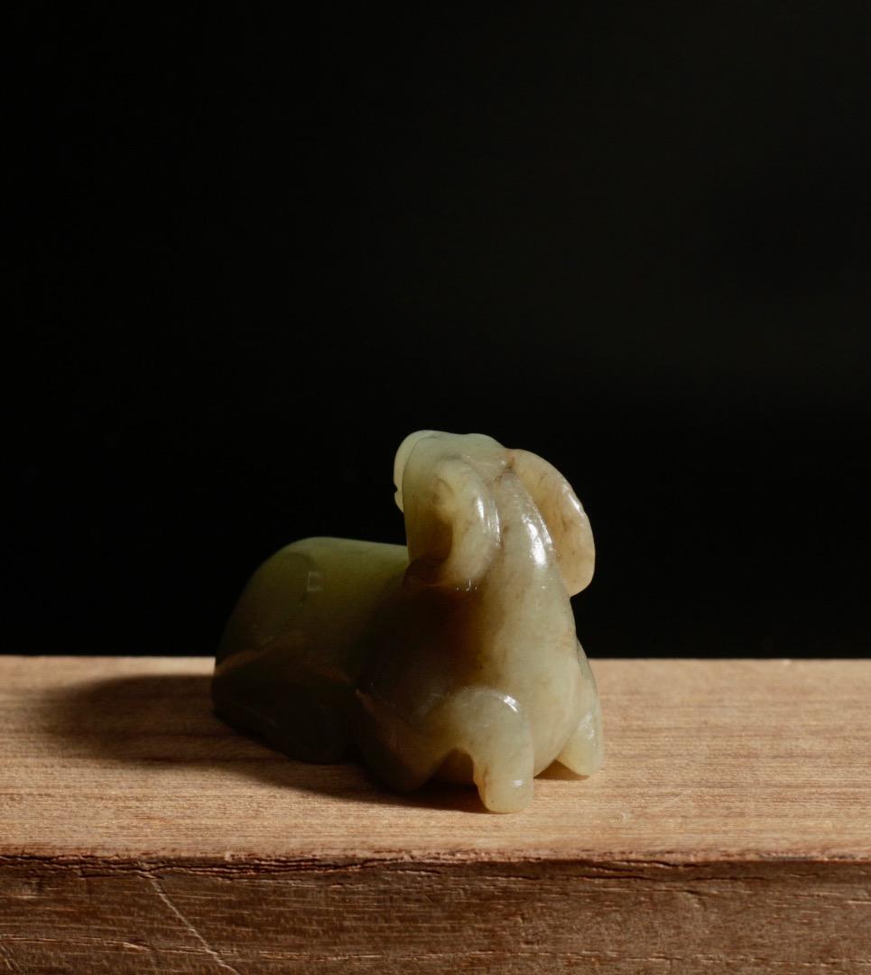 中古 和田玉 臥羊彫刻 玉置物 青白玉 羊形小品 C1A230