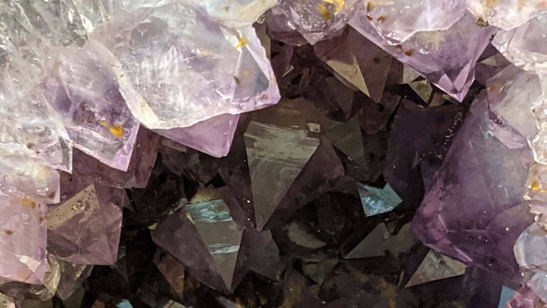 癒しの光…アメジストドーム　ブラジル産　どっしりパワフルパワーストーン