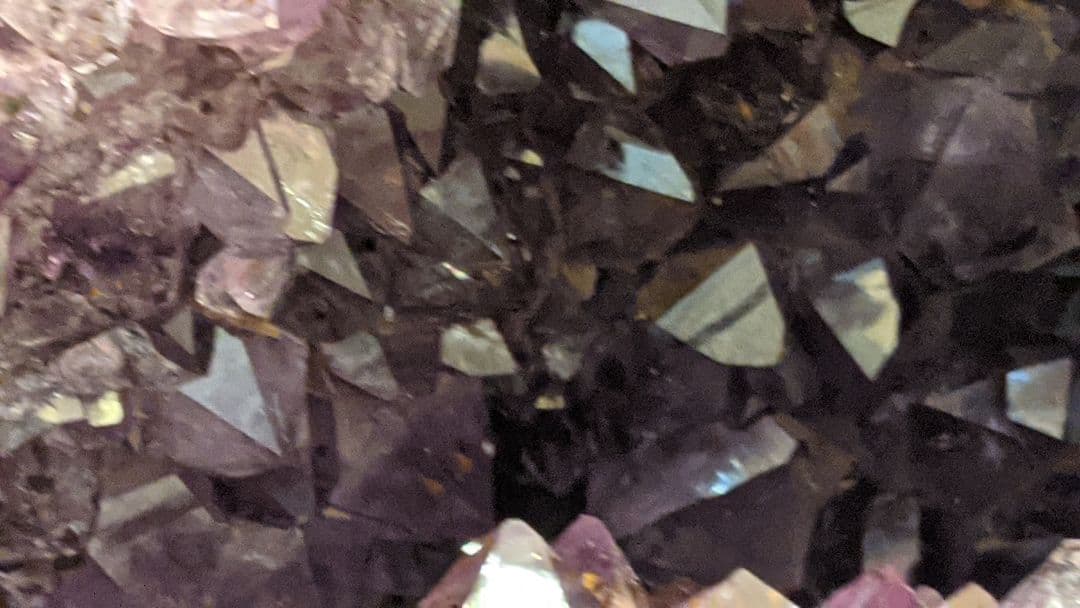 癒しの光…アメジストドーム　ブラジル産　どっしりパワフルパワーストーン