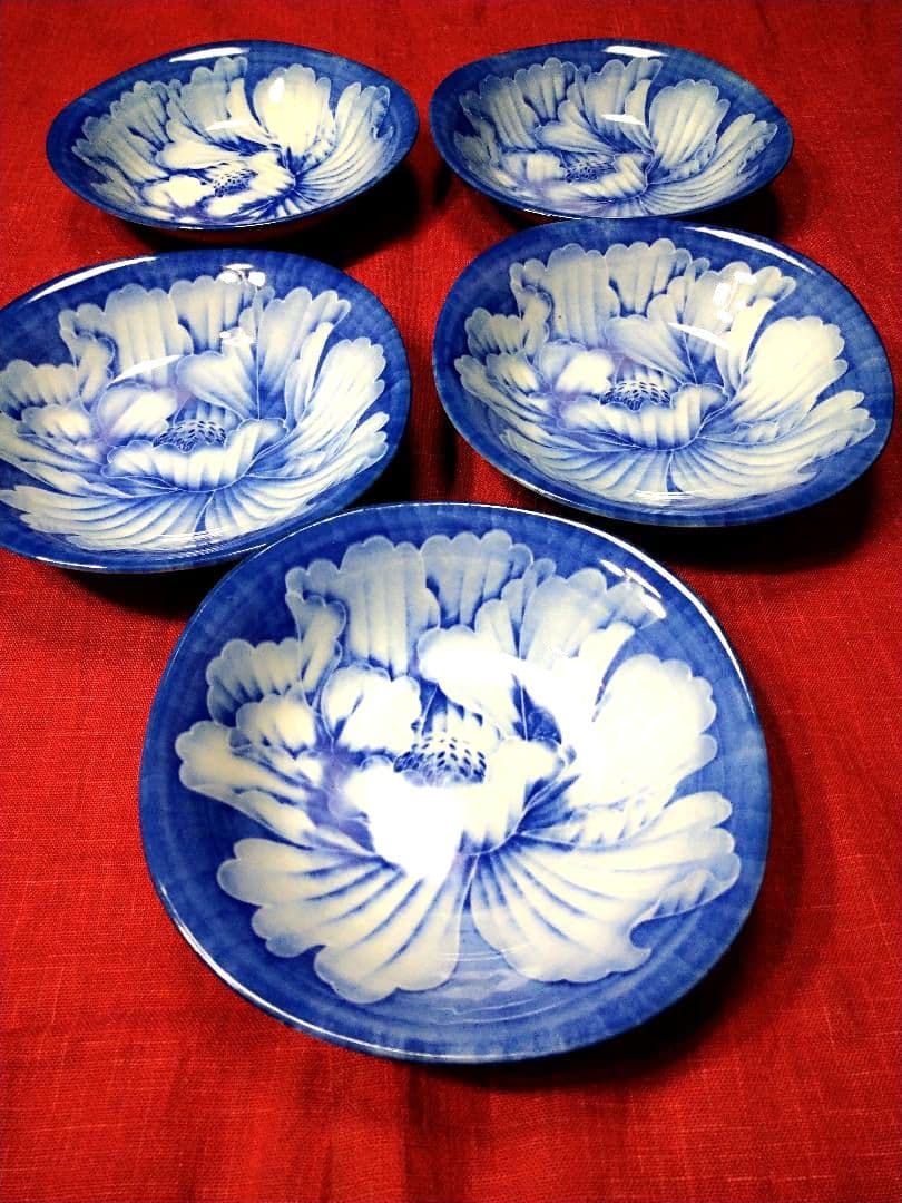 ♥豪華演出に♥コレクション⬛ヴィンテージ⬛有田焼龍峰窯　染付大輪牡丹唐草輪花3皿