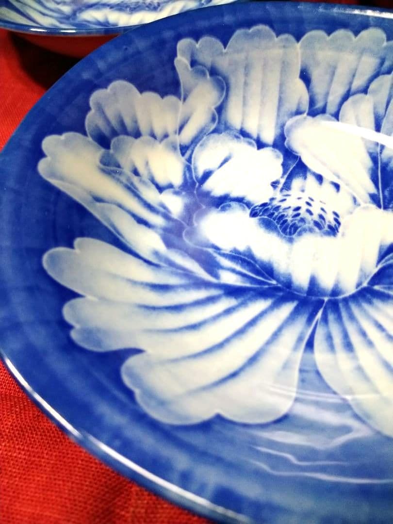 ♥豪華演出に♥コレクション⬛ヴィンテージ⬛有田焼龍峰窯　染付大輪牡丹唐草輪花3皿