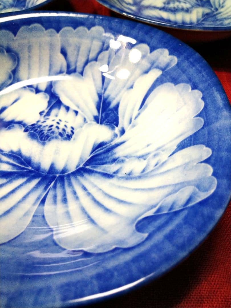 ♥豪華演出に♥コレクション⬛ヴィンテージ⬛有田焼龍峰窯　染付大輪牡丹唐草輪花3皿