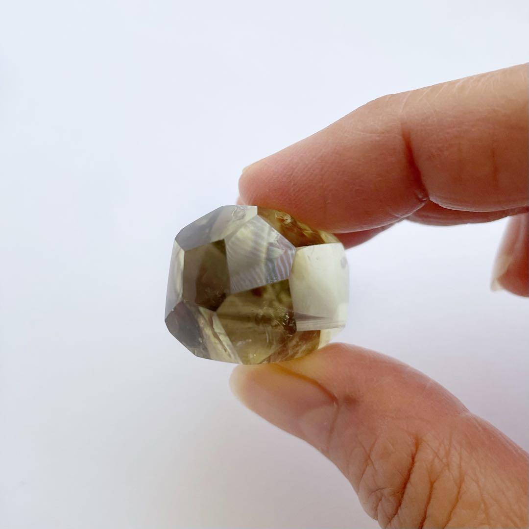 虹入りシトリン