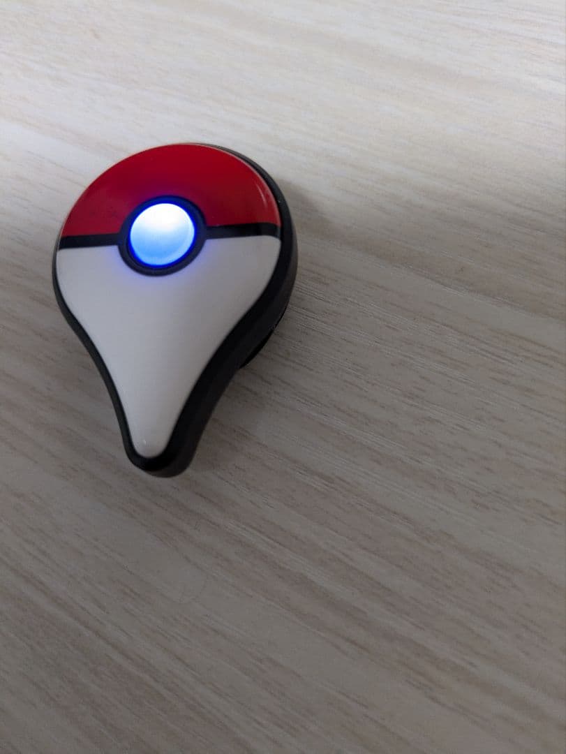 ポケモンGO Plus 赤/白