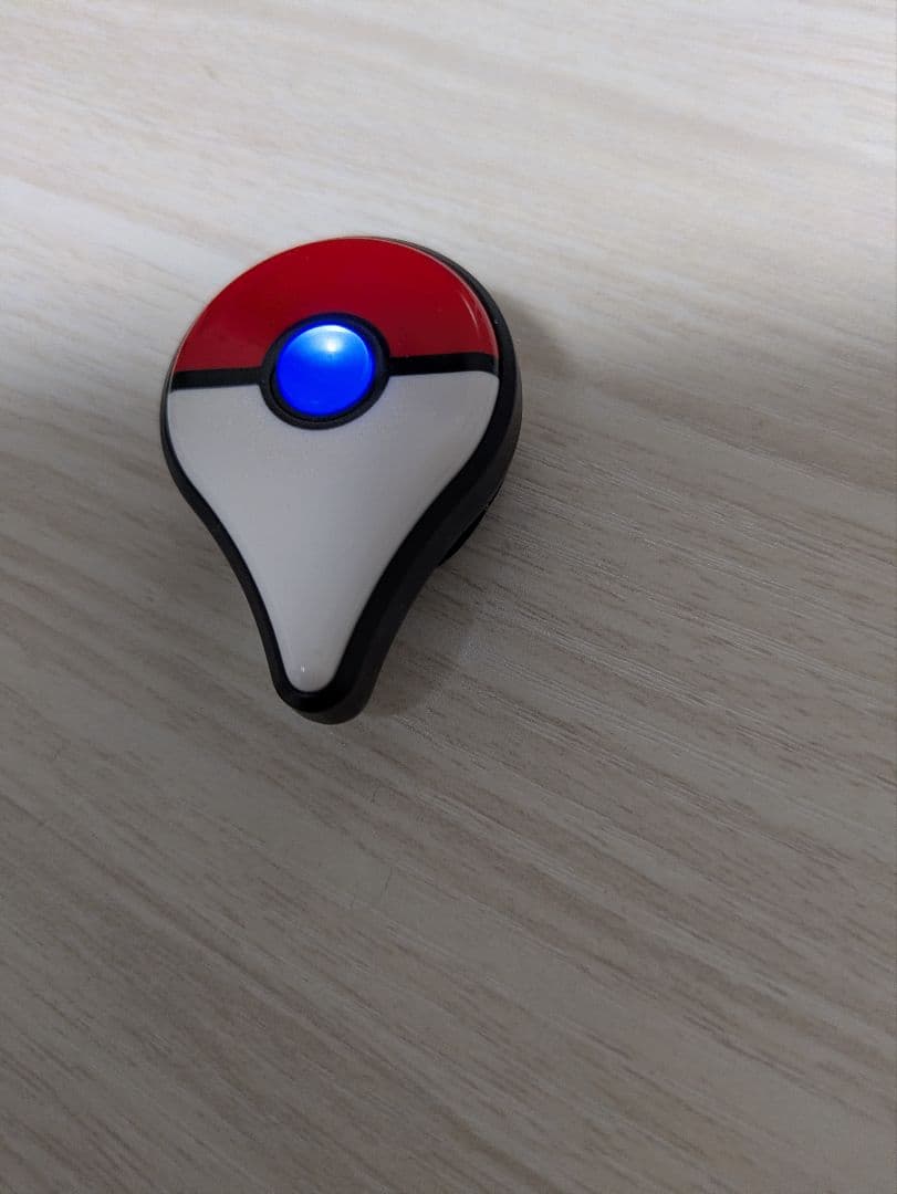 ポケモンGO Plus 赤/白