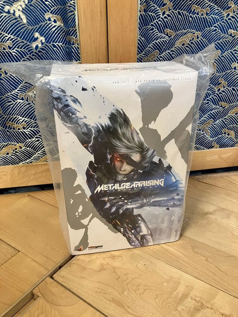ホットトイズVGM17 メタルギアライジングリベンジェンス雷電 RAIDEN
