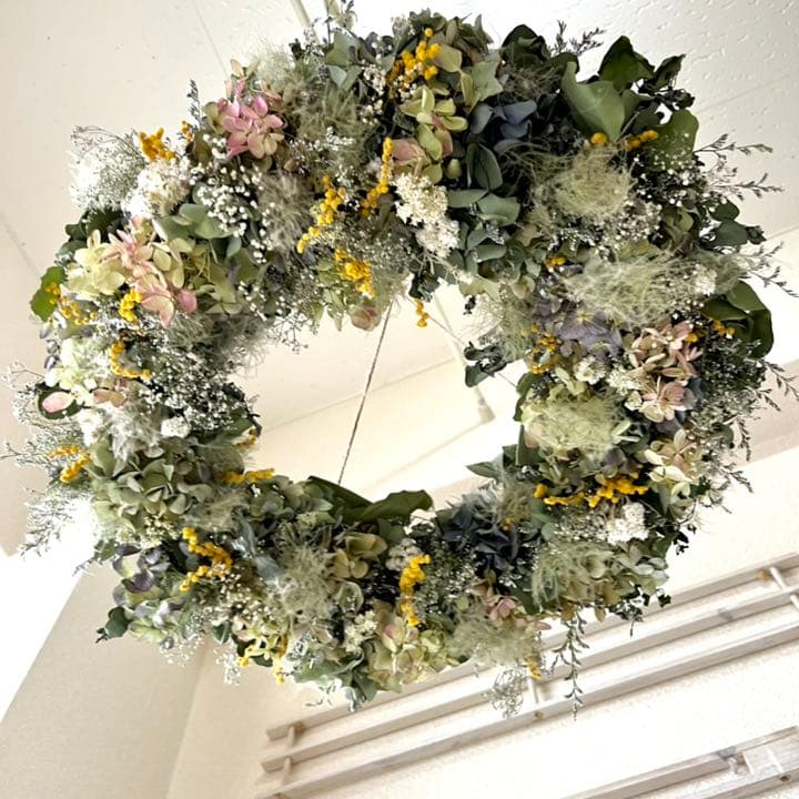 フライングリース　紫陽花　ユーカリ　ミモザ　スモークツリー