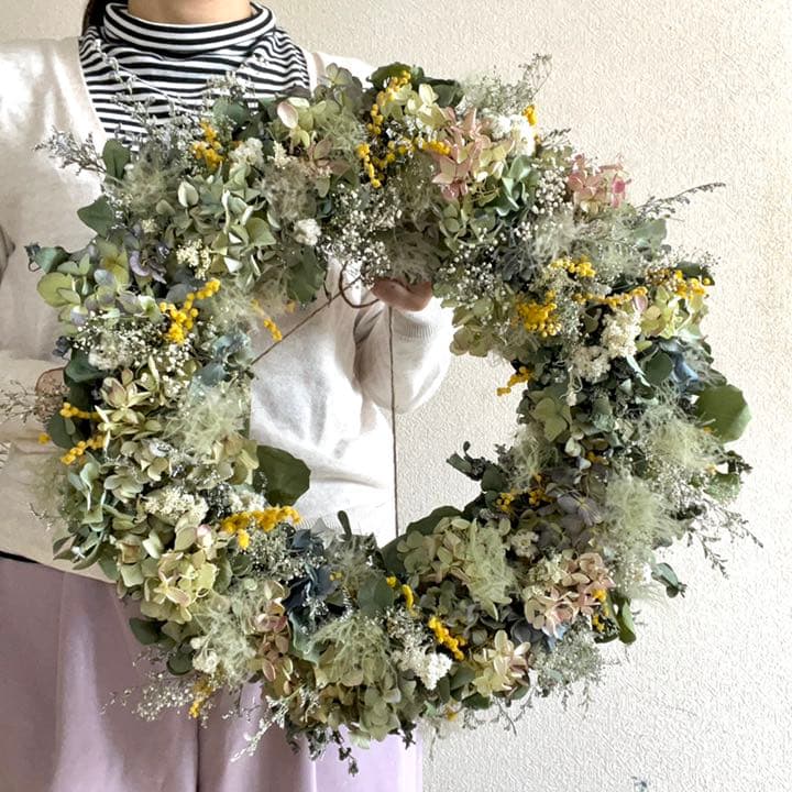 フライングリース　紫陽花　ユーカリ　ミモザ　スモークツリー