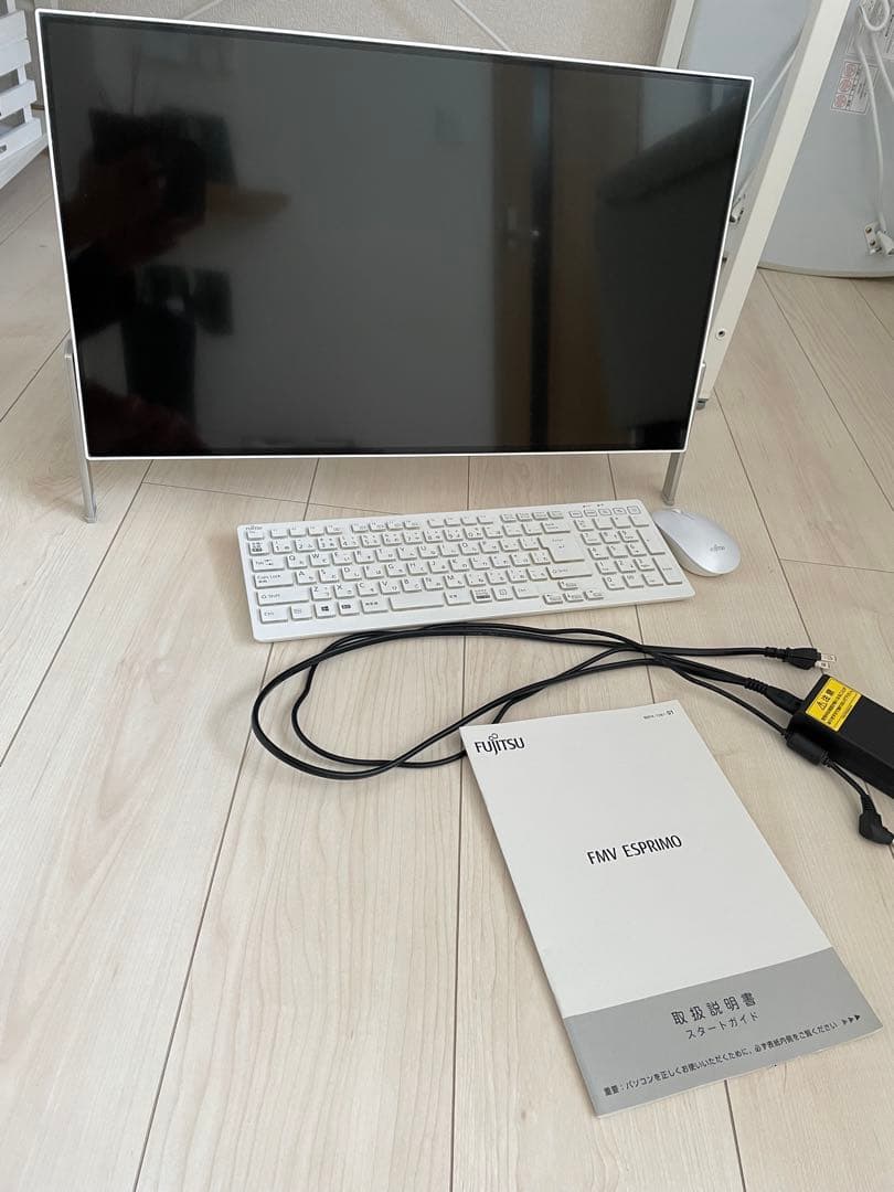 Fujitsu ESPRIMO FH70/D1FMVF70D1WデスクトップPC