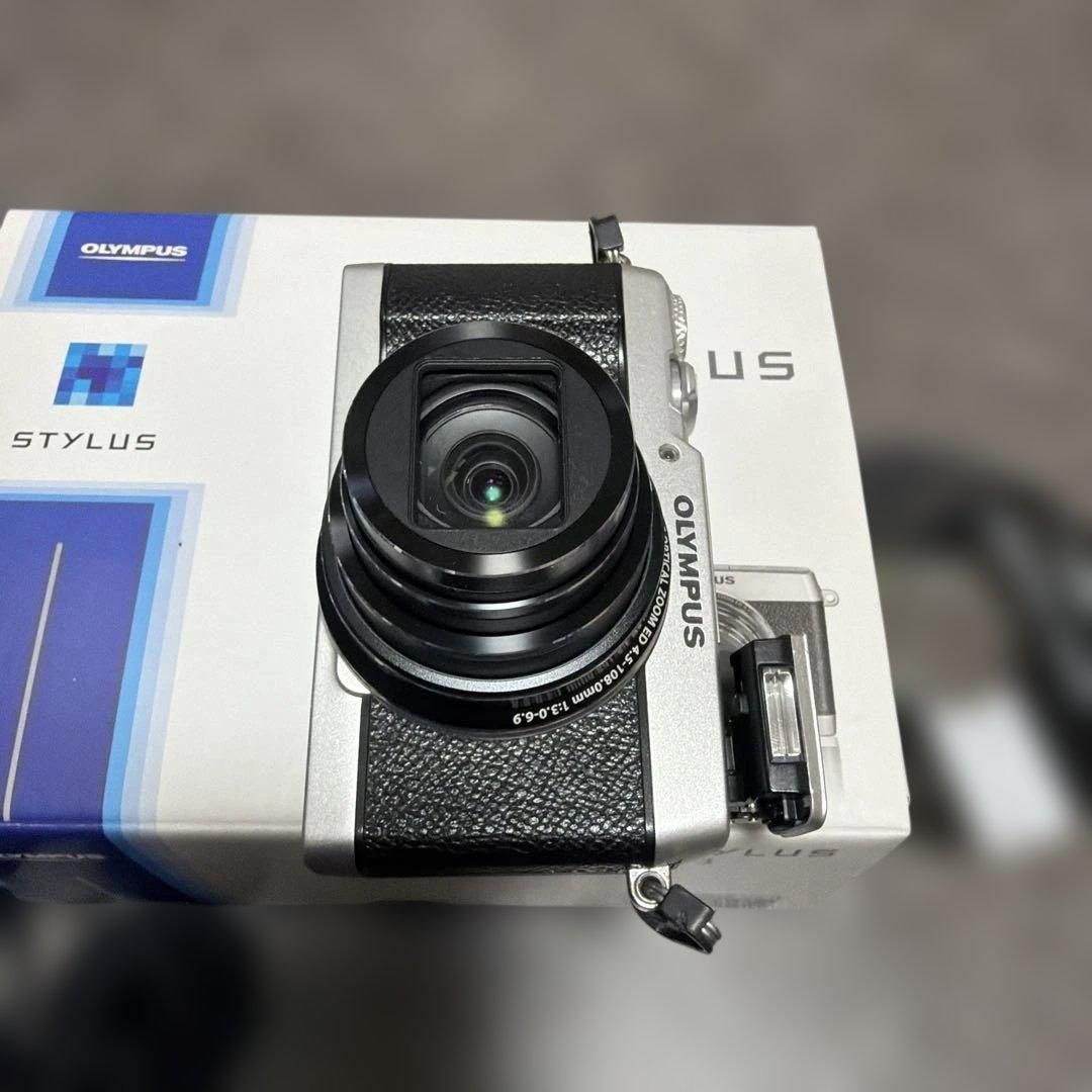 OLYMPUS STYLUS SH-3　コンパクトデジタルカメラ