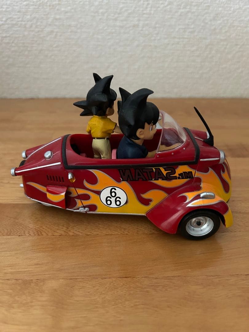 ドラゴンボールＺ　フィギュア&カー　フィギュア　悟空　悟天　FIGURE&CAR