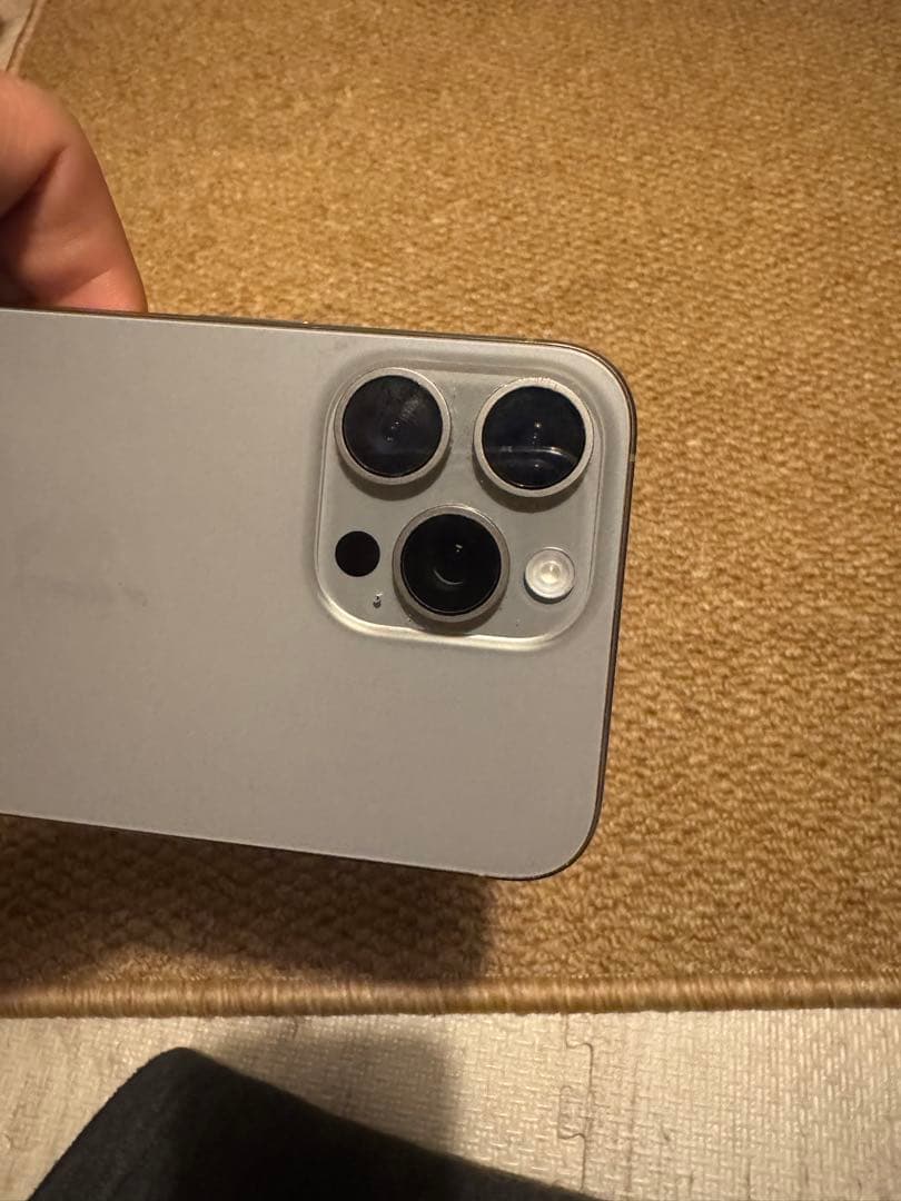 海外版 iPhone 15 Pro Max 1TB，美品，バッテリーは95%