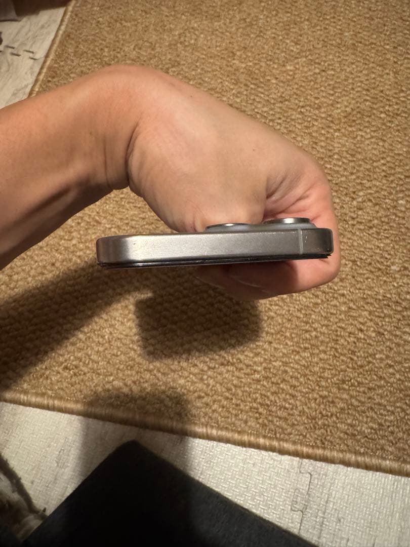 海外版 iPhone 15 Pro Max 1TB，美品，バッテリーは95%