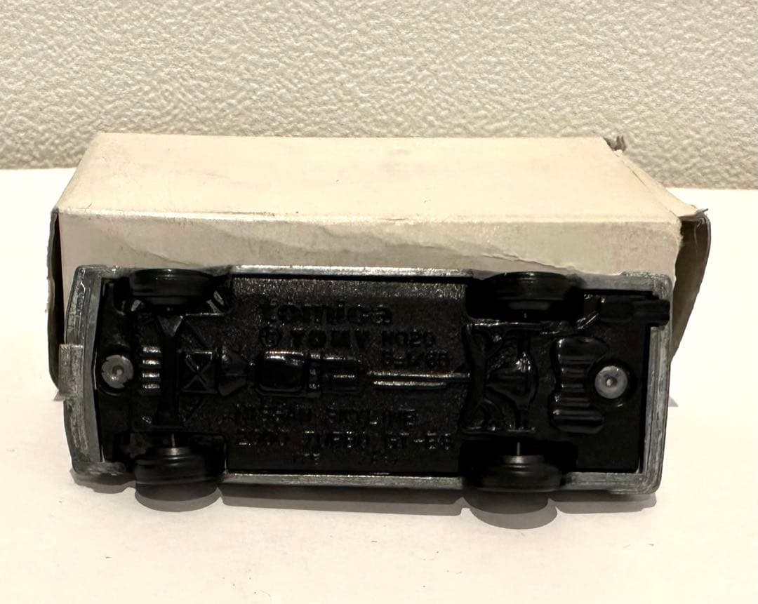 トミカ 日本製 無塗装 ニッサン スカイライン