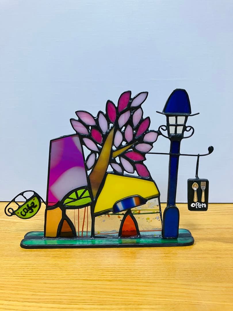 ステンドグラス　桜の木の下のcafe＆restaurant 他