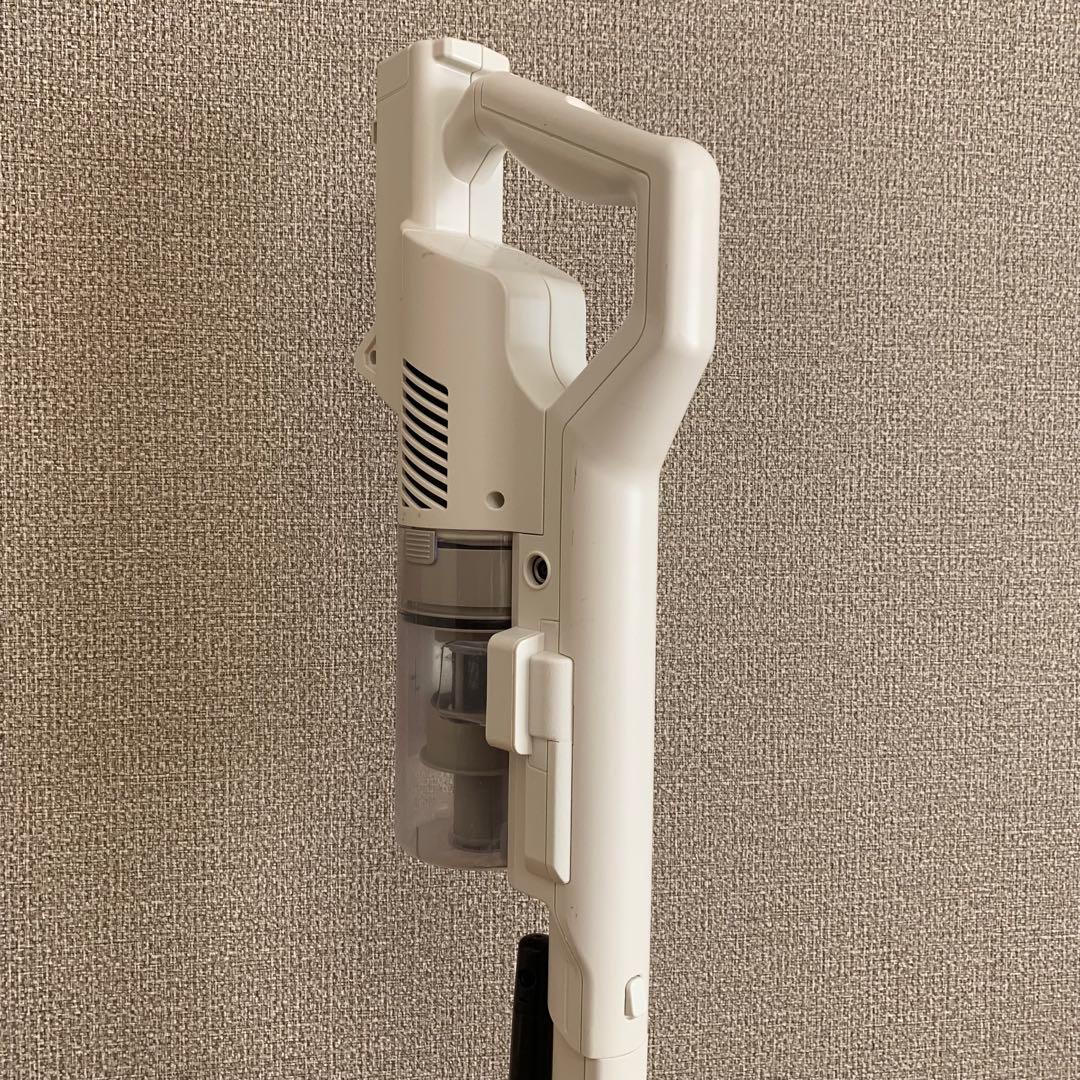 【美品】コードレス掃除機　アイリスオーヤ　SCD-121P-CW