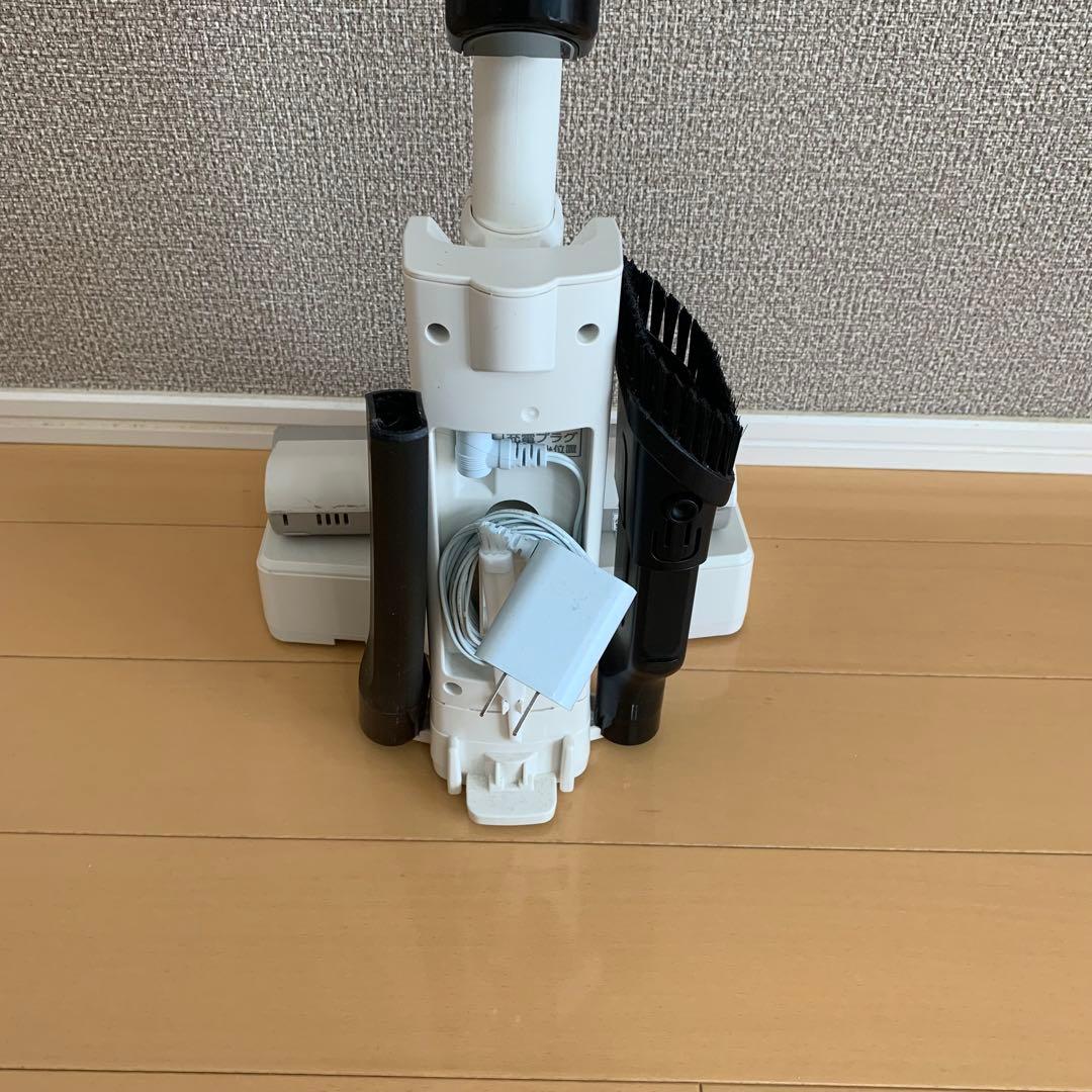 【美品】コードレス掃除機　アイリスオーヤ　SCD-121P-CW