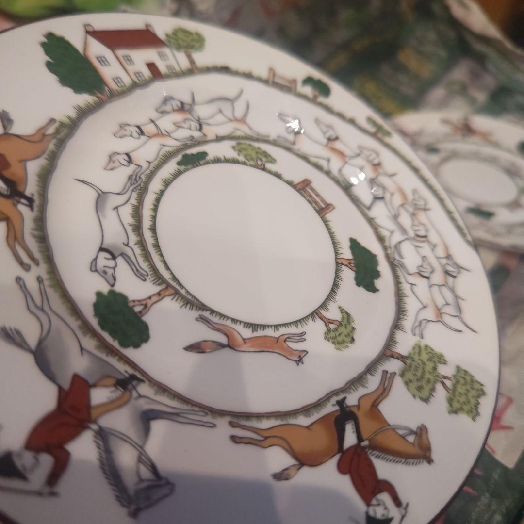 ハンティングシーン　皿　２枚
