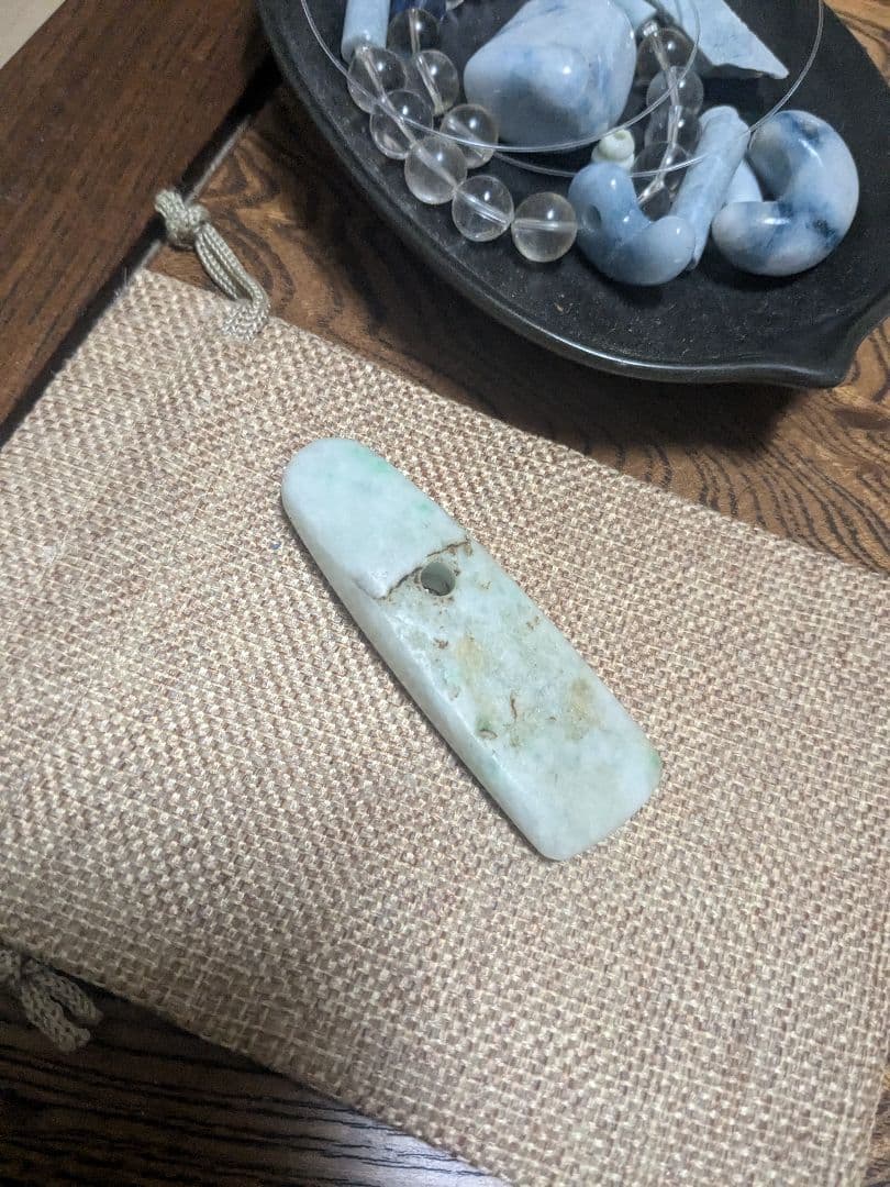 糸魚川翡翠の大珠♦　未完の大珠…縄文ラプソディ