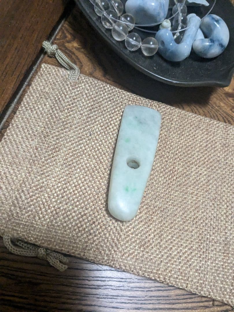 糸魚川翡翠の大珠♦　未完の大珠…縄文ラプソディ