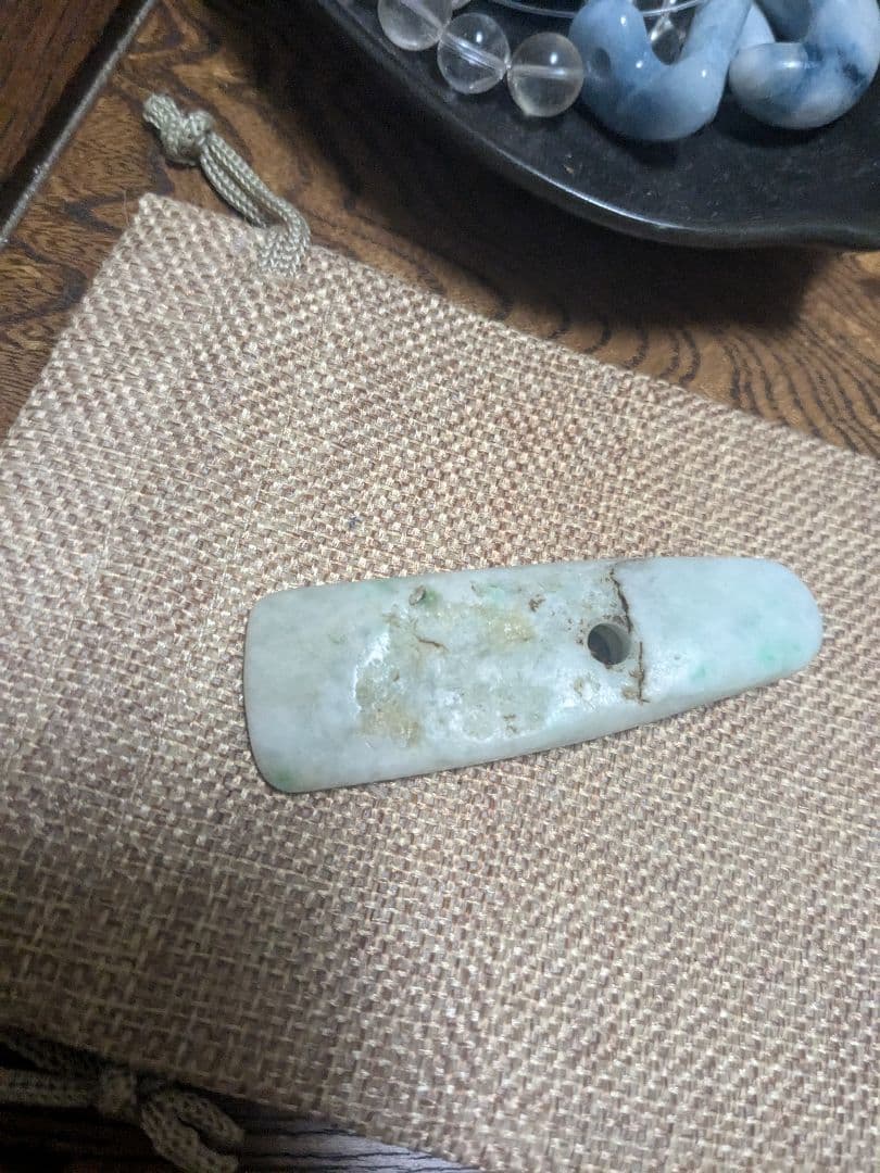 糸魚川翡翠の大珠♦　未完の大珠…縄文ラプソディ