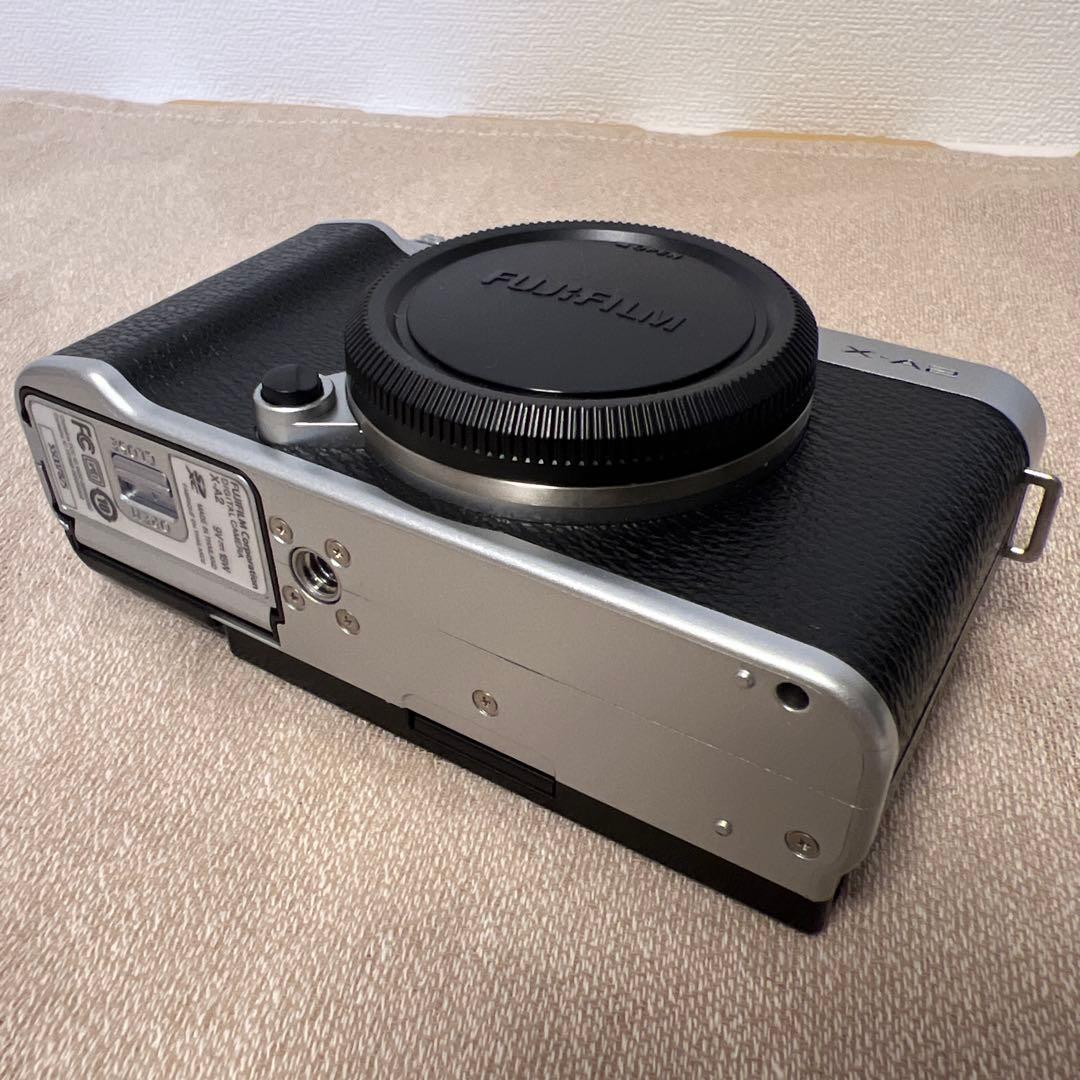 【美品】FUJIFILM X-A2ダブルズームレンズキット