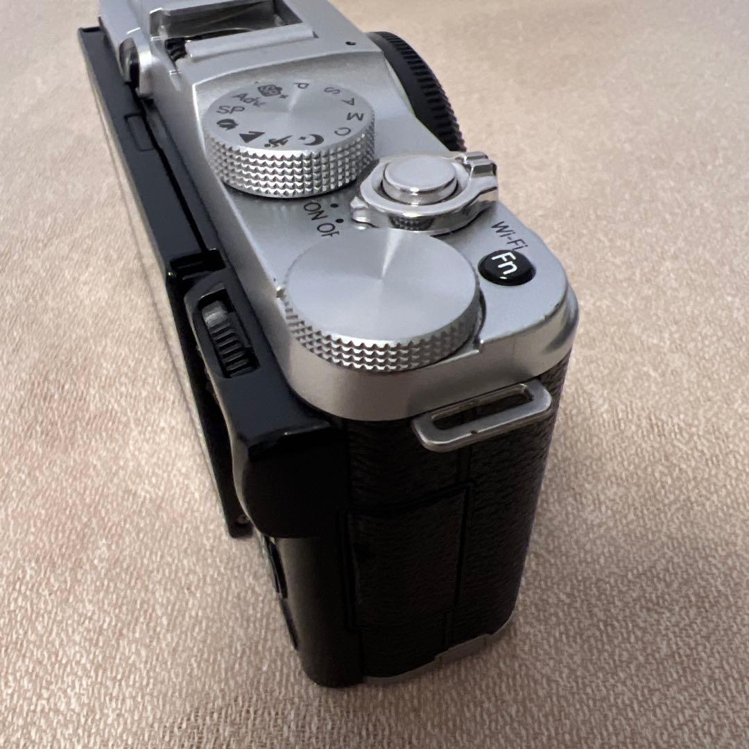 【美品】FUJIFILM X-A2ダブルズームレンズキット