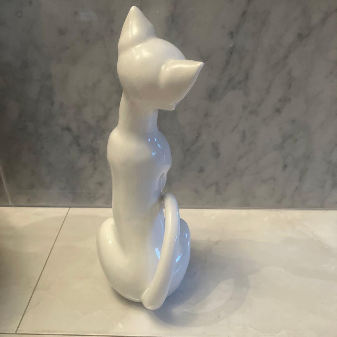 アメリカ50-60年代ビンテージ　手描きの美しい瞳と上品な佇まいに引き込まれる猫